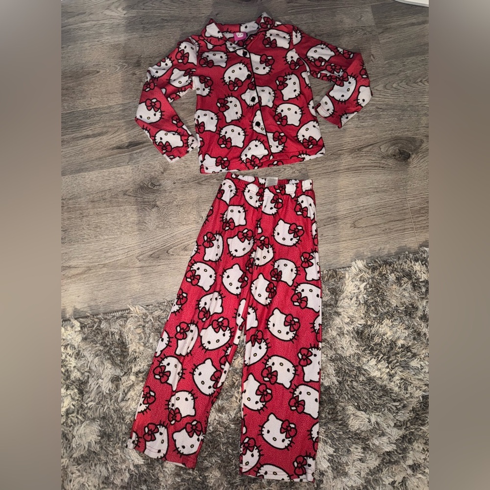 Hello Kitty Sanrio 2015 Rare Red Thermal Matching Pajama Set button down